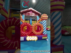 Commerciale 0,55mm PVC gonfiabile Corsi di ostacoli giochi a tema dolci all'aperto castello di salto