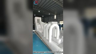Elegante vasca per palline a bolle bianche per matrimoni con scivolo