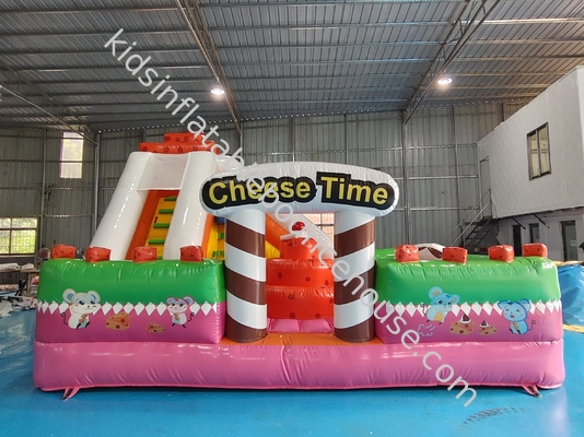 Nuovo design PVC gonfiabile castello a balzo formaggio tempo gonfiabile divertimento città con alto scivolo percorso di ostacoli per noleggio