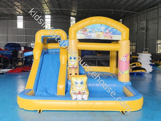 Commerciale a prova di fuoco Combo gonfiabile Spugna Bob Pantaloni quadrati Casa rimbalzante con scivoli Casa gonfiabile salto in acqua